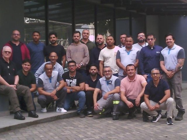 Turma do curso ITC Nível I reunida em Resende — foto real